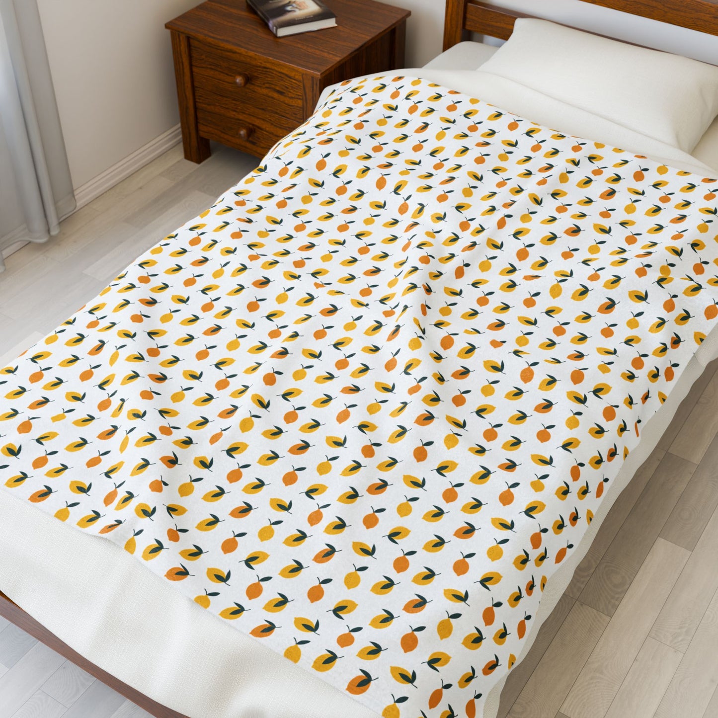 Velveteen Plush Blanket - Lemon Pattern: A vibrant, lemon-themed design adds a refreshing touch to this cozy blanket, perfect for enhancing comfort and style during chilly evenings or outdoor gatherings.