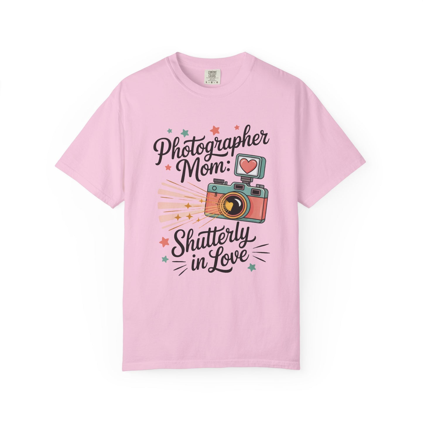 Photographer Mom: Shutterly In Love Mother's Day Comfort Colors Unisex T-Shirt features a relaxed fit and crew neckline, crafted from high-quality US cotton, ideal for casual or dressed-up looks.