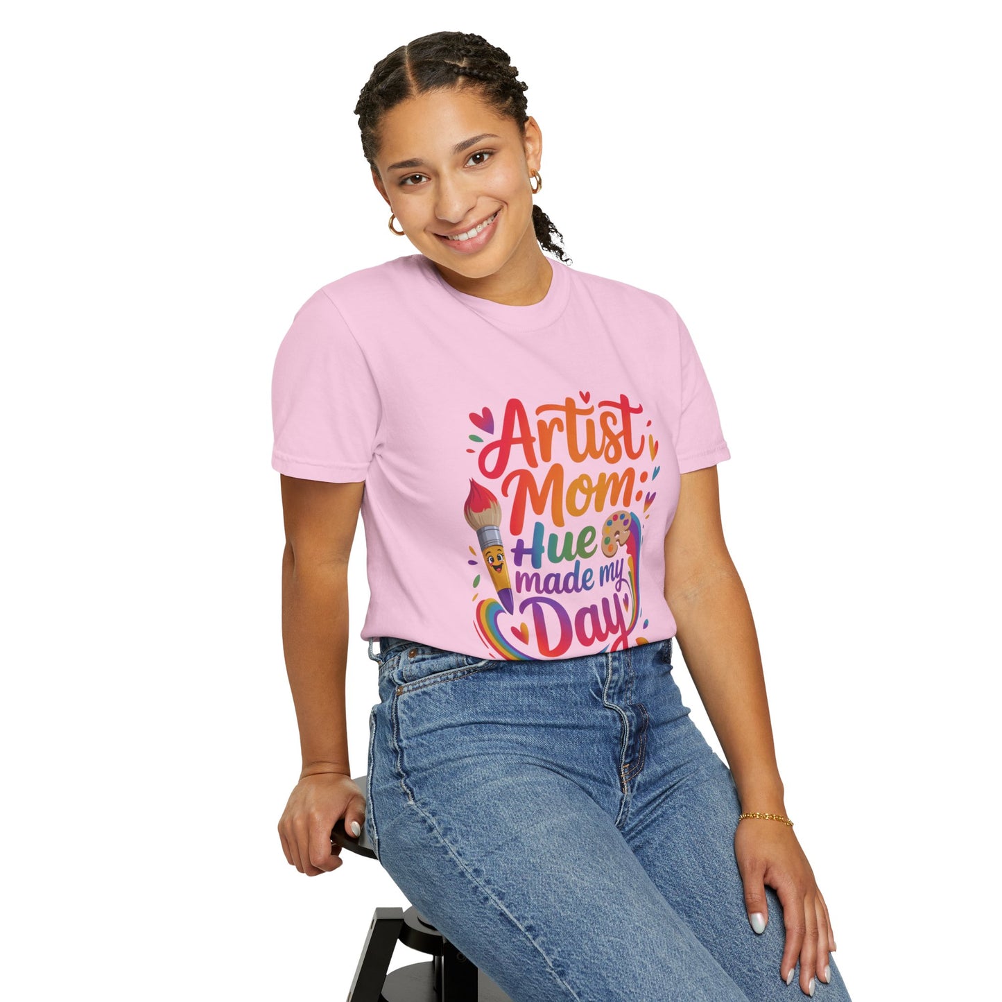 Artist Mom: Hue Made My Day Mother's Day Comfort Colors Unisex T-Shirt features a relaxed fit and classic crew neckline, embodying a cozy, artsy vibe ideal for casual outings or creative activities.
